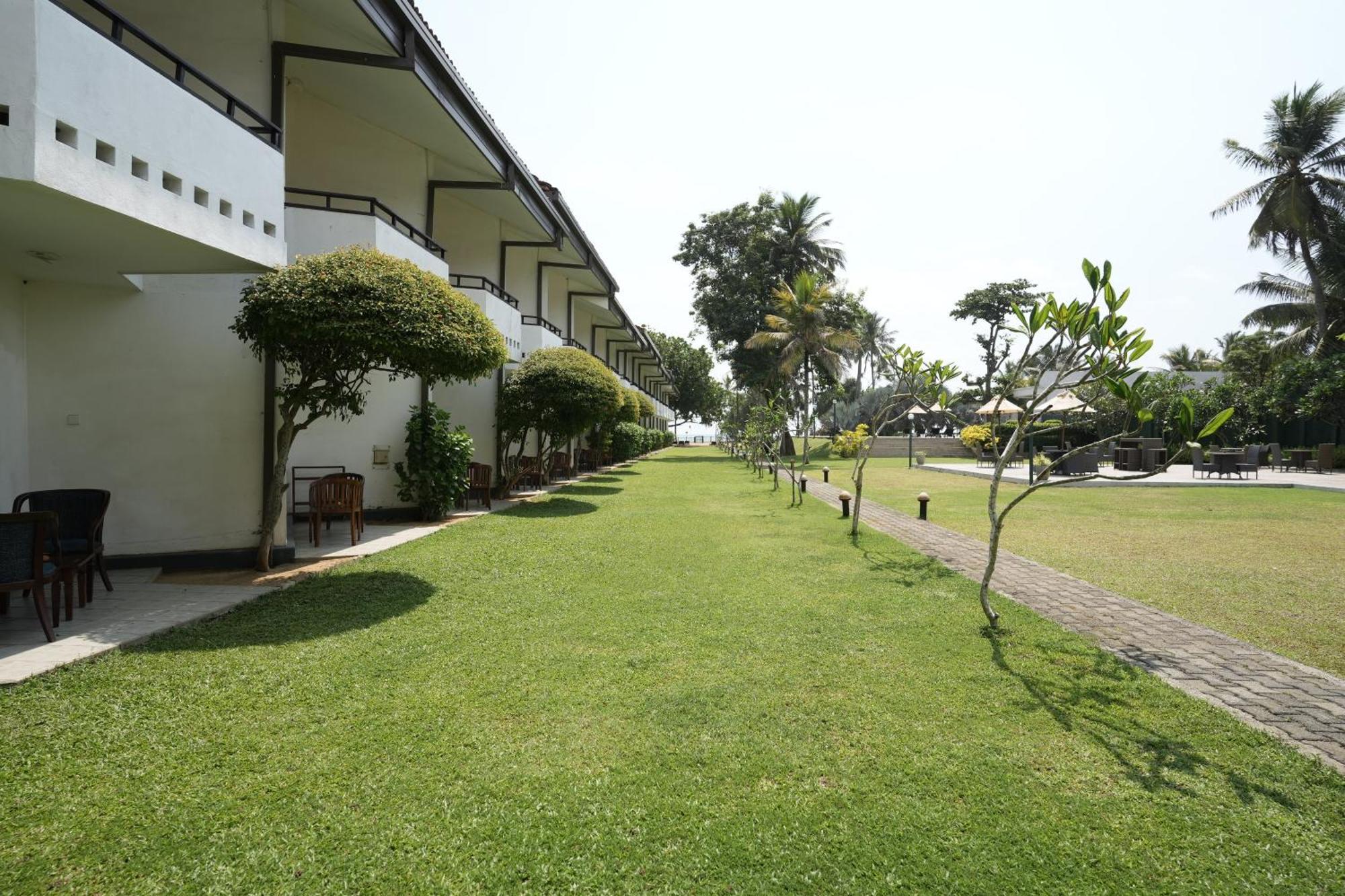 Hibiscus Beach Hotel & Villas Kalutara Exterior foto