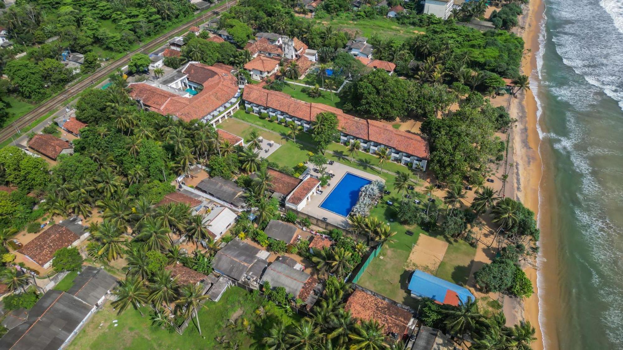 Hibiscus Beach Hotel & Villas Kalutara Exterior foto